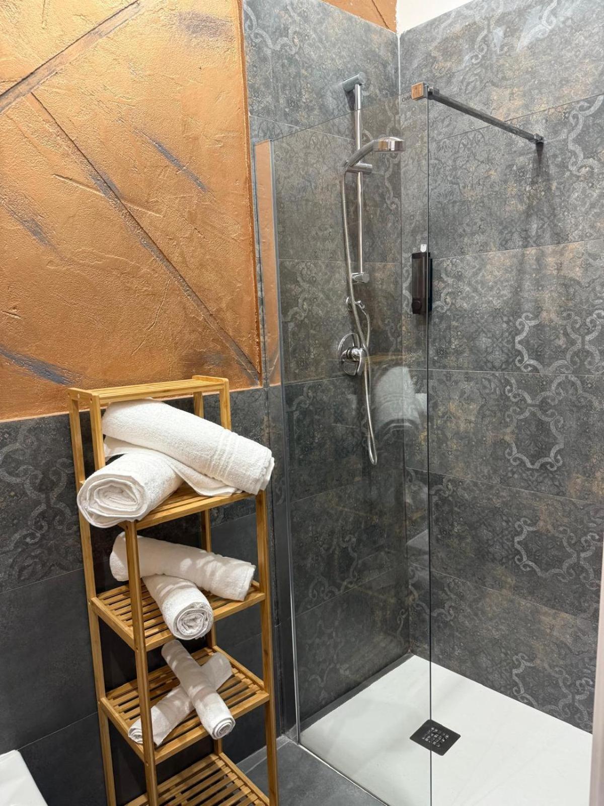 Antica Sicilia Rooms And Breakfast Catania Exteriör bild
