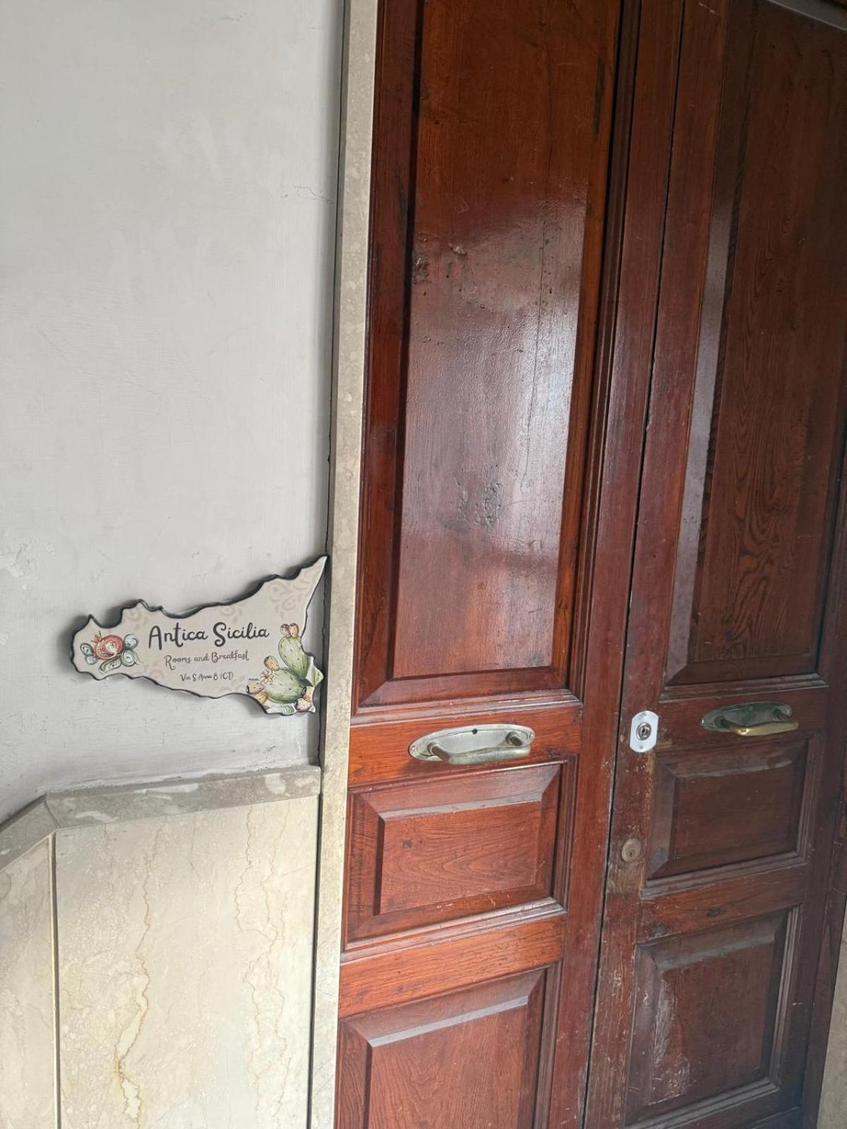 Antica Sicilia Rooms And Breakfast Catania Exteriör bild